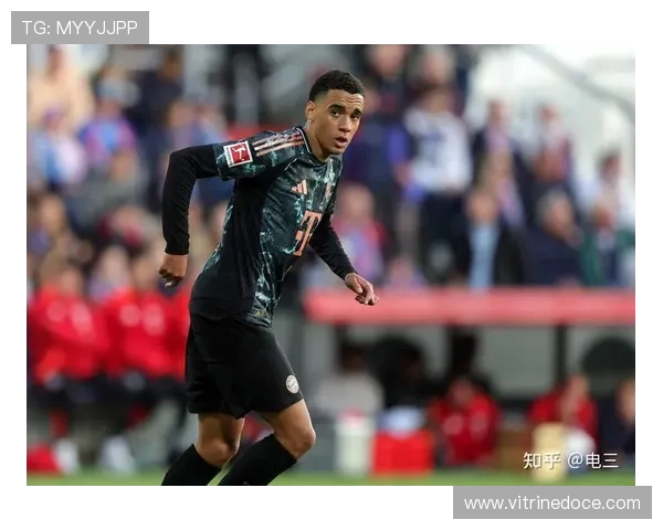 拜仁慕尼黑防守问题凸显,站位与回防失衡影响赛季走势 拜仁慕尼黑防守问题凸显,站位与回防失衡影响赛季走势